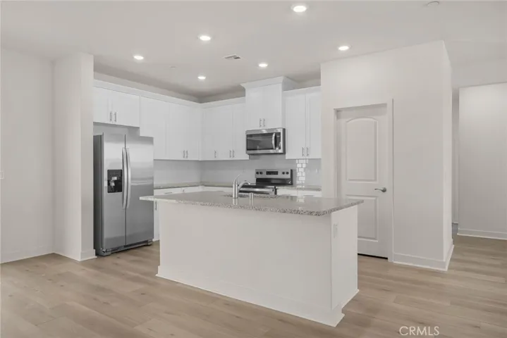 14790 Indigo Road, Apple Valley, California 92307