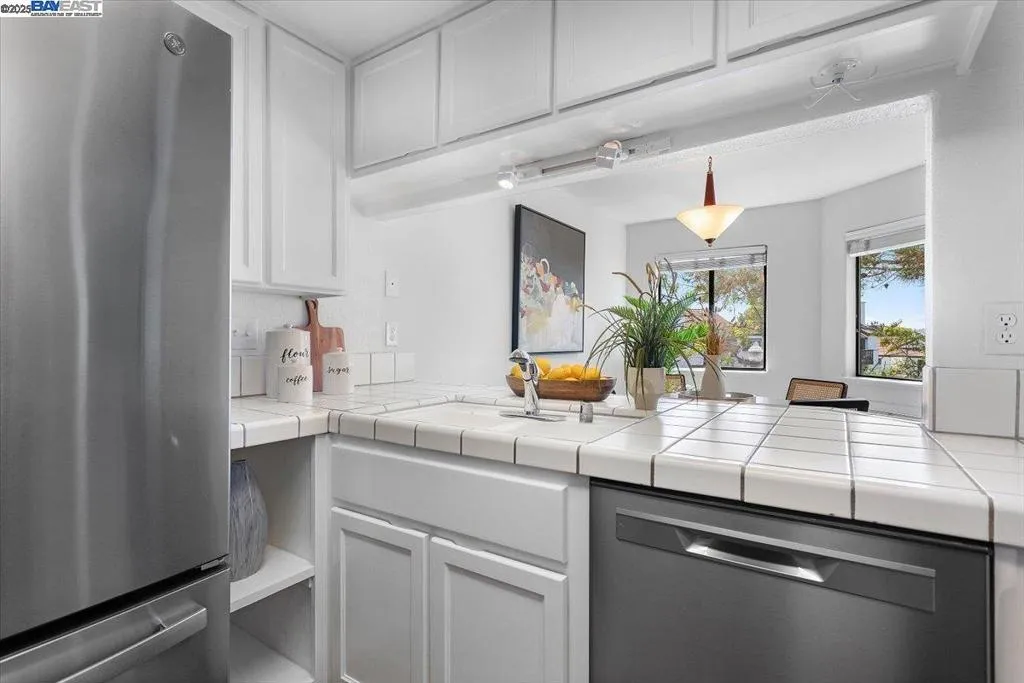 21103 Gary Dr 303, Hayward, California 94546 home-pic-8