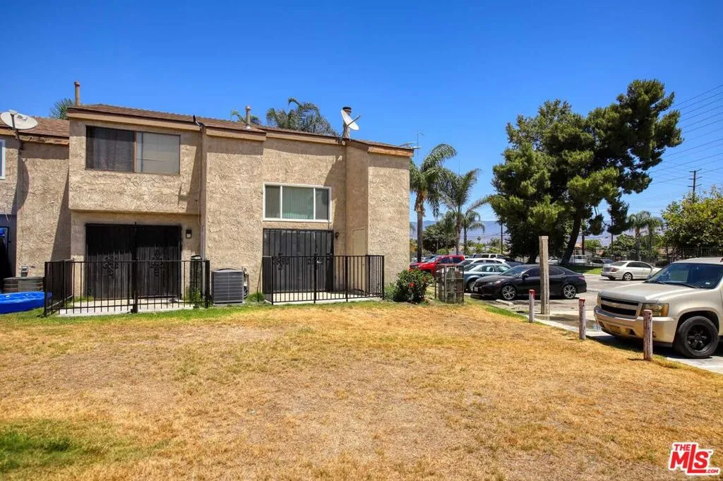 936 E Fairway Drive 23, Colton, California 92324 home-pic-19