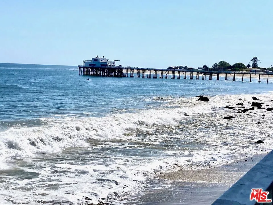 22828 Pacific Coast Highway B, Malibu, California 90265, 1 Bedroom Bedrooms, ,1 BathroomBathrooms,Residential Lease,For Rent,Pacific Coast,25572451