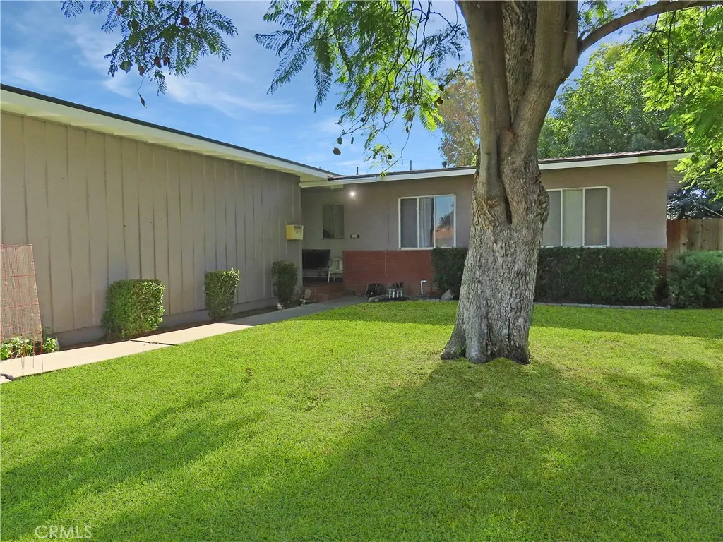 6688 Montclair Drive, Riverside, California 92504 home-pic-2