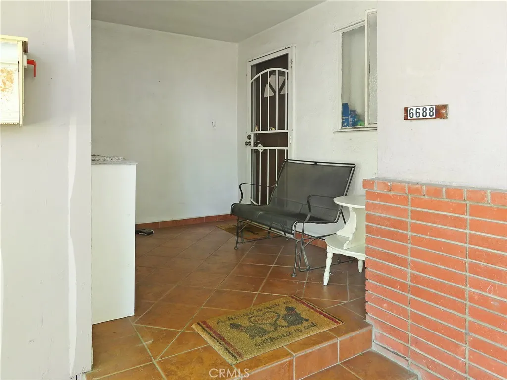 6688 Montclair Drive, Riverside, California 92504 home-pic-4