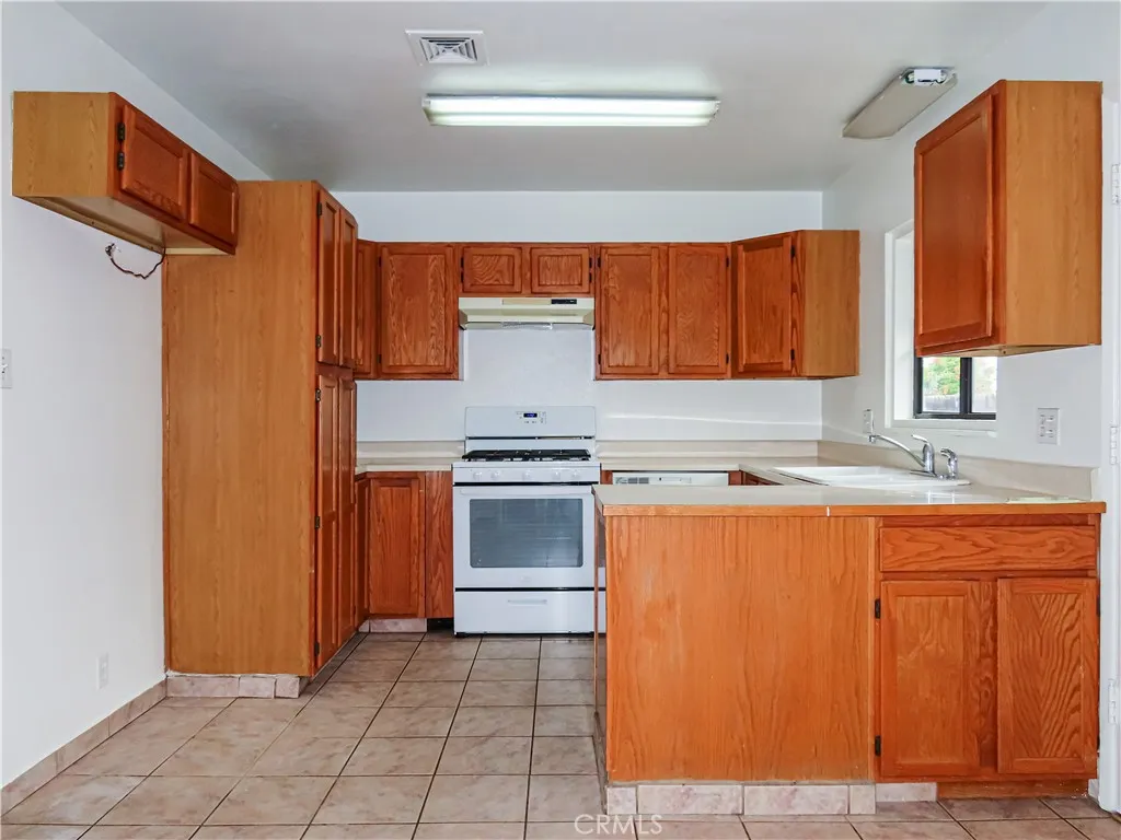 6688 Montclair Drive, Riverside, California 92504 home-pic-9