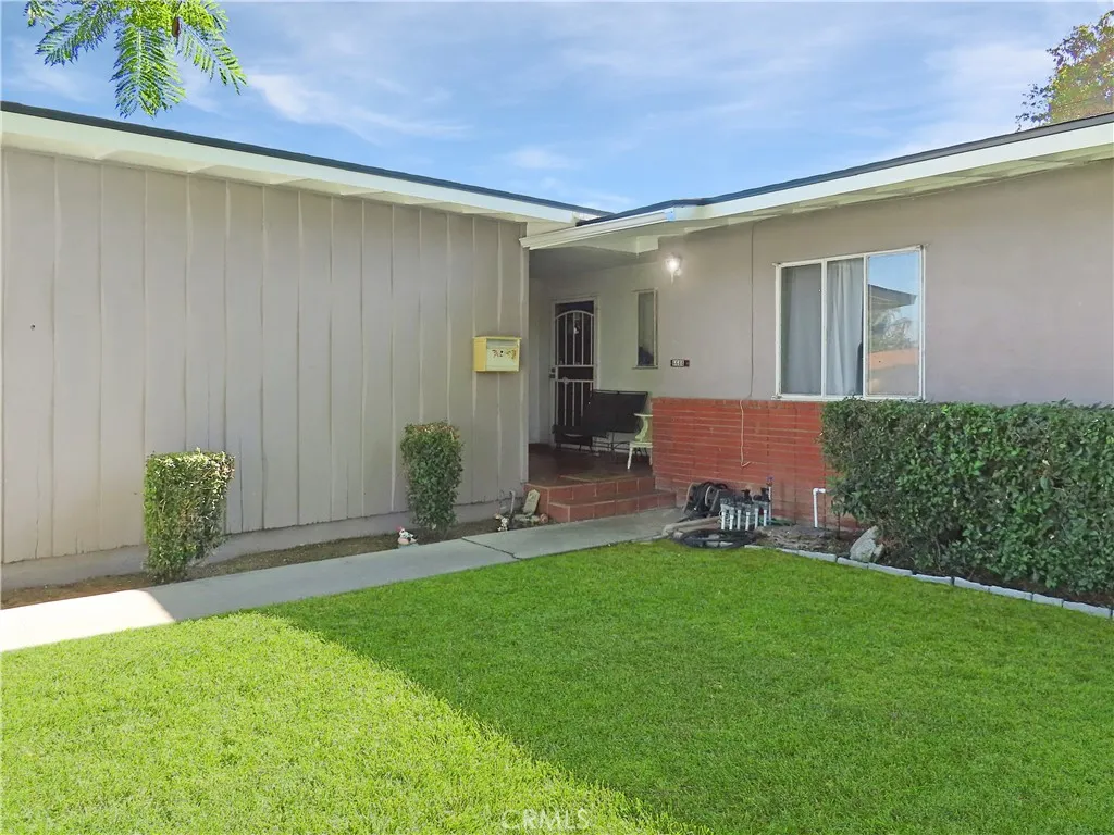 6688 Montclair Drive, Riverside, California 92504 home-pic-3