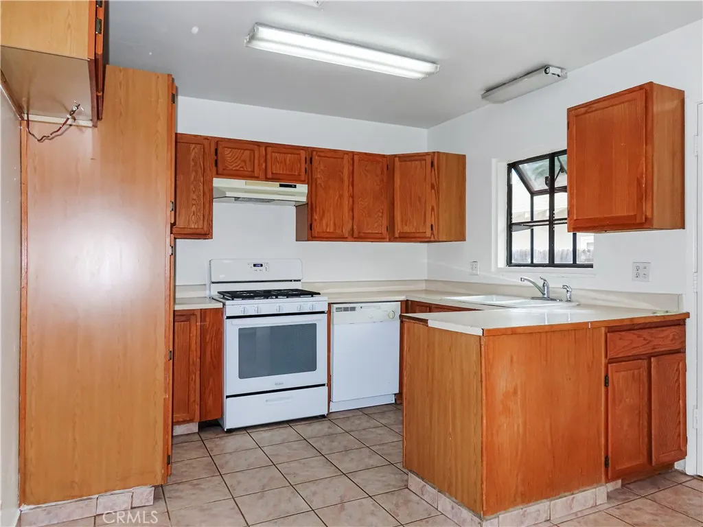 6688 Montclair Drive, Riverside, California 92504 home-pic-8
