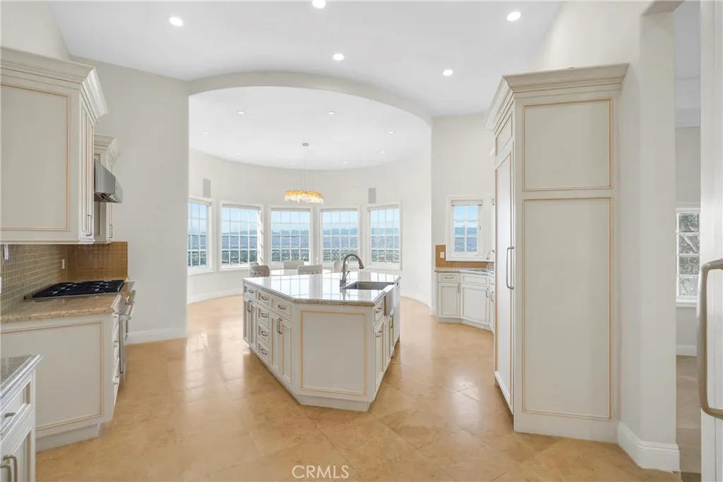 13320 Mulholland Drive, Beverly Hills, California 90210 home-pic-19