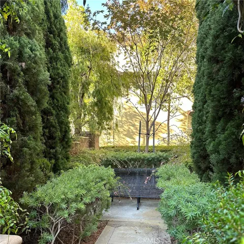 128 Roadrunner, Irvine, California 92603