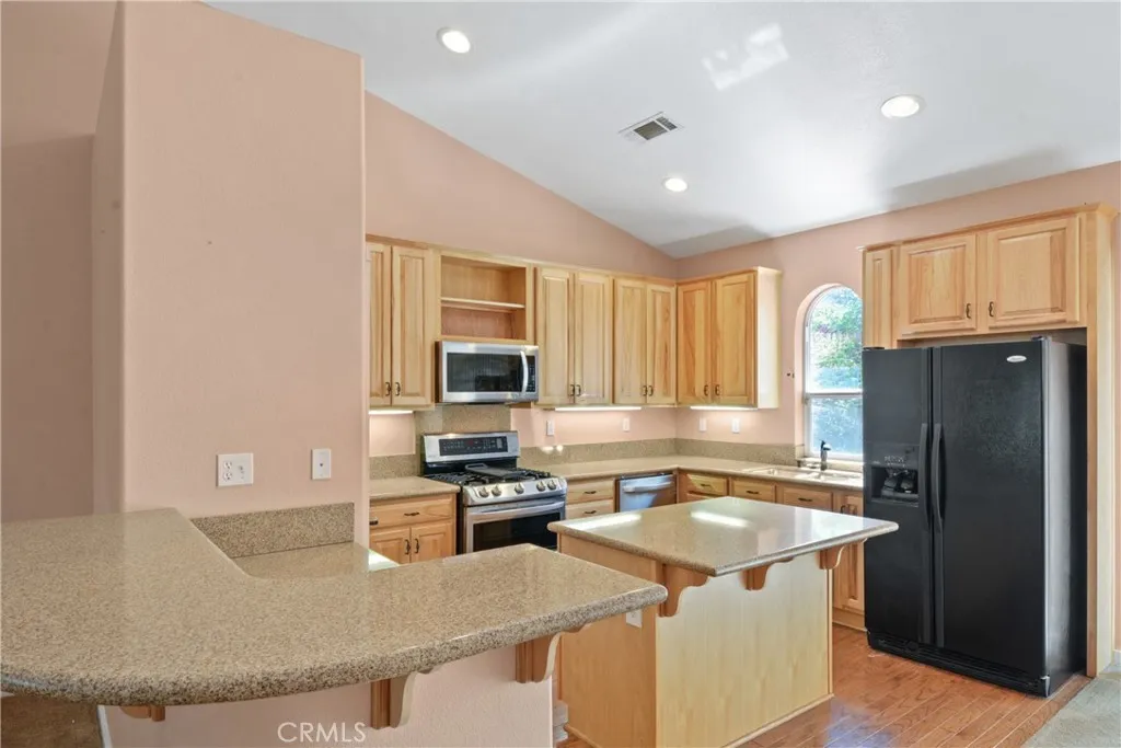 273 Pine Lane, Big Bear City, California 92314 home-pic-14