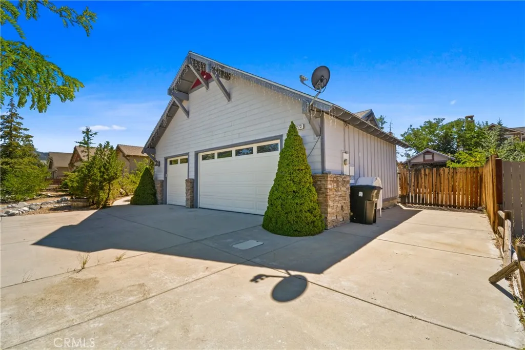 273 Pine Lane, Big Bear City, California 92314 home-pic-2