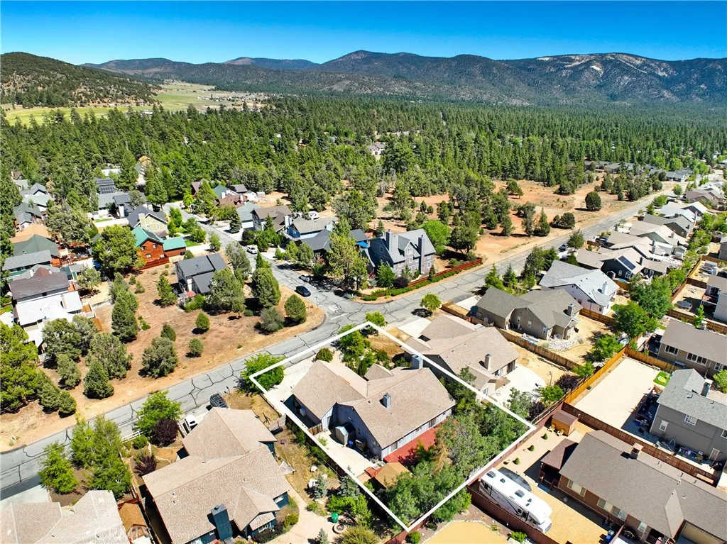 273 Pine Lane, Big Bear City, California 92314 home-pic-33