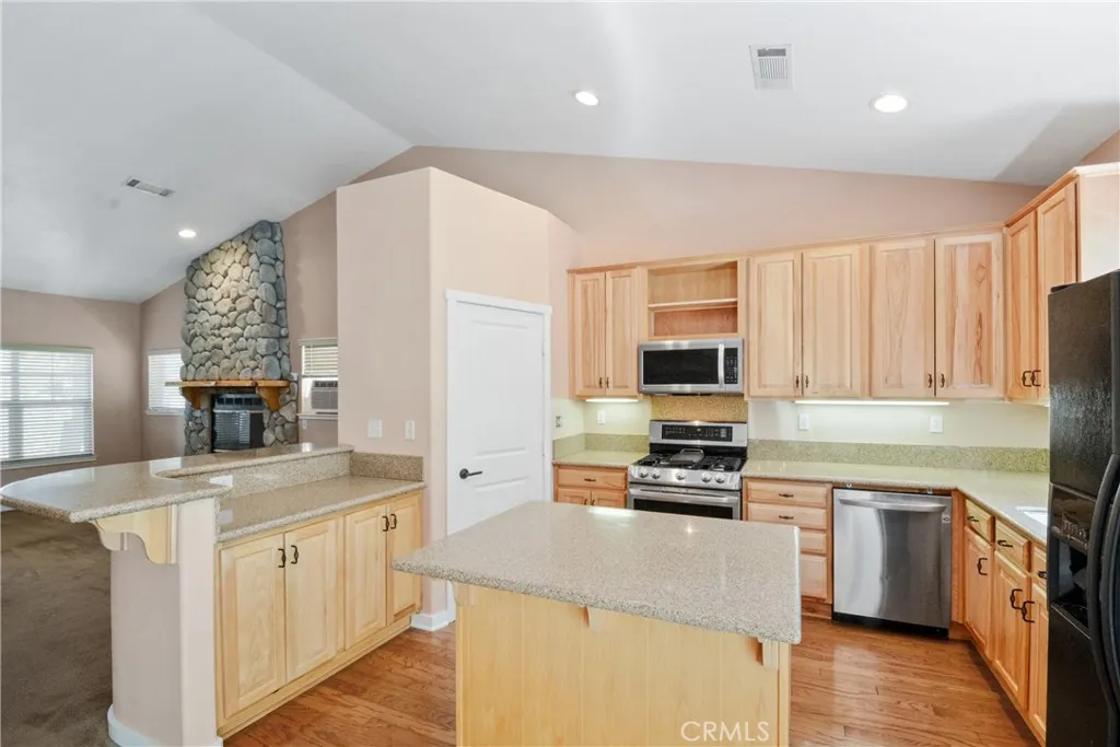 273 Pine Lane, Big Bear City, California 92314 home-pic-15