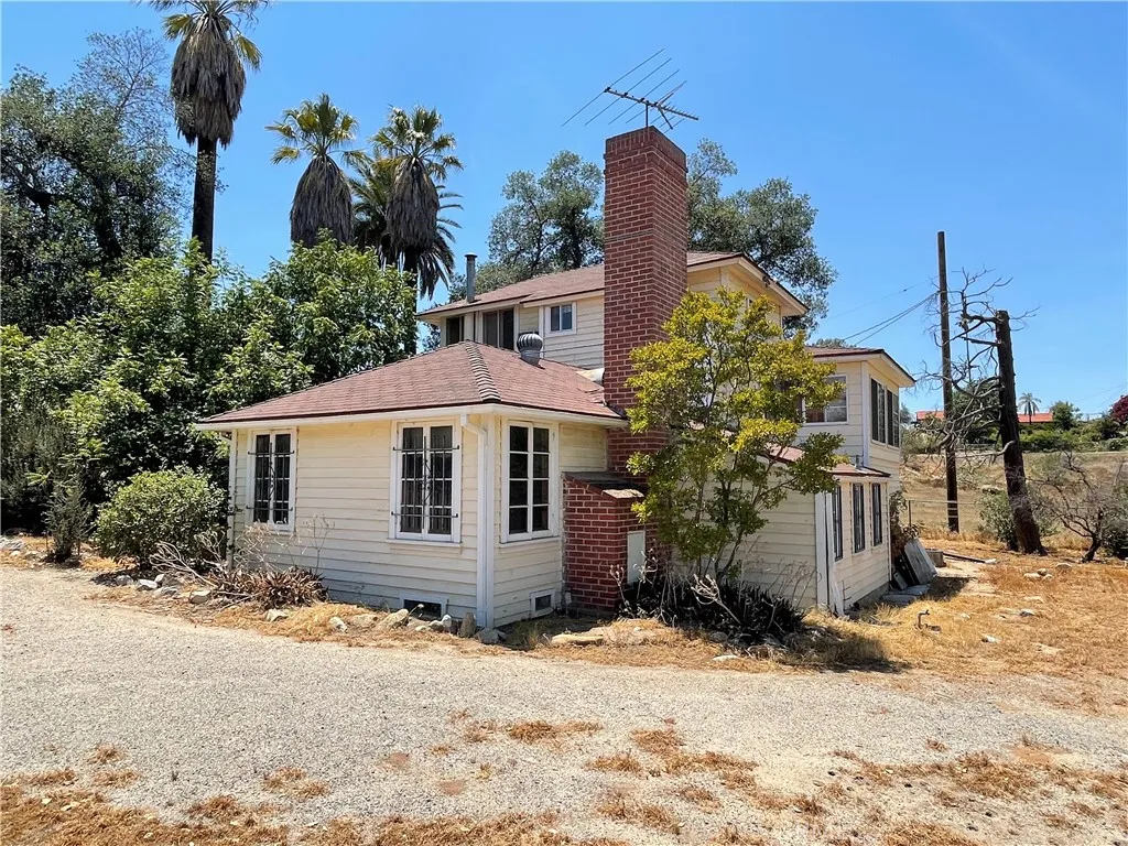 42370 Stetson Avenue, Hemet, California 92544 home-pic-1