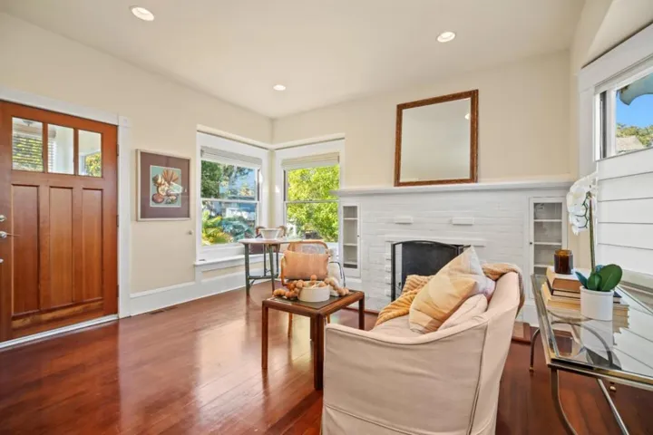 311 Walnut Street, Pacific Grove, California 93950