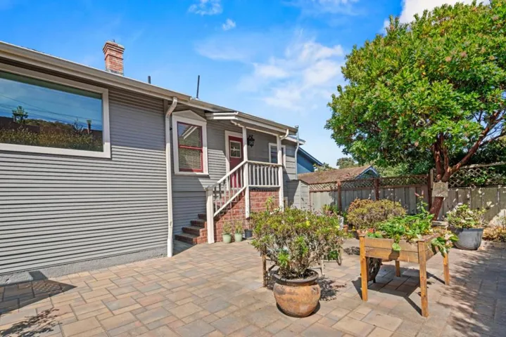 311 Walnut Street, Pacific Grove, California 93950
