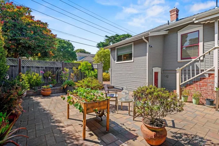 311 Walnut Street, Pacific Grove, California 93950