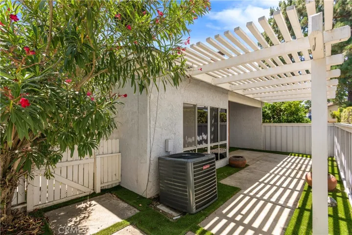 909 S S. Lake Summit Drive, Anaheim Hills, California 92807