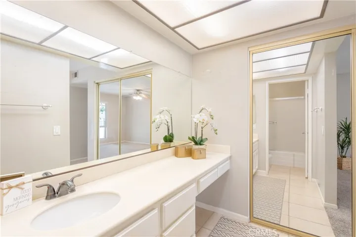 909 S S. Lake Summit Drive, Anaheim Hills, California 92807