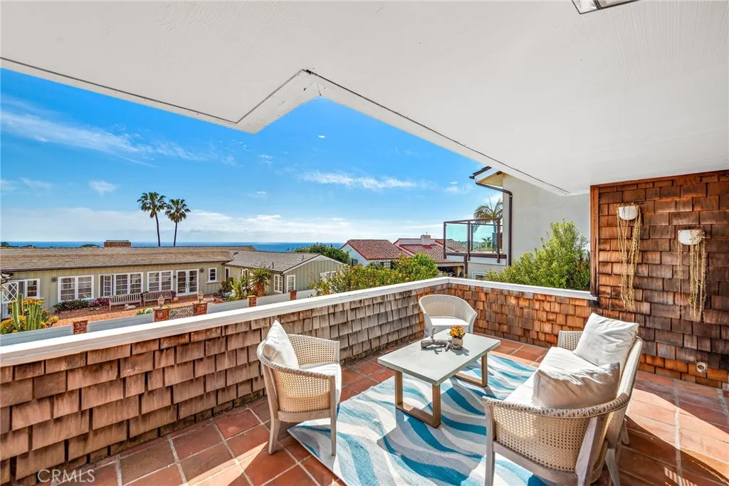 312 Emerald Bay, Laguna Beach, California 92651, 3 Bedrooms Bedrooms, ,3 BathroomsBathrooms,Residential,For Sale,Emerald Bay,NP25172571