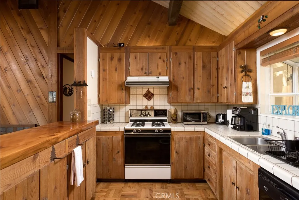 43014 Moonridge Road, Big Bear, California 92315 home-pic-14