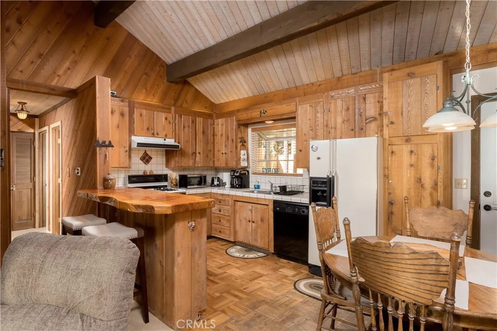 43014 Moonridge Road, Big Bear, California 92315 home-pic-13