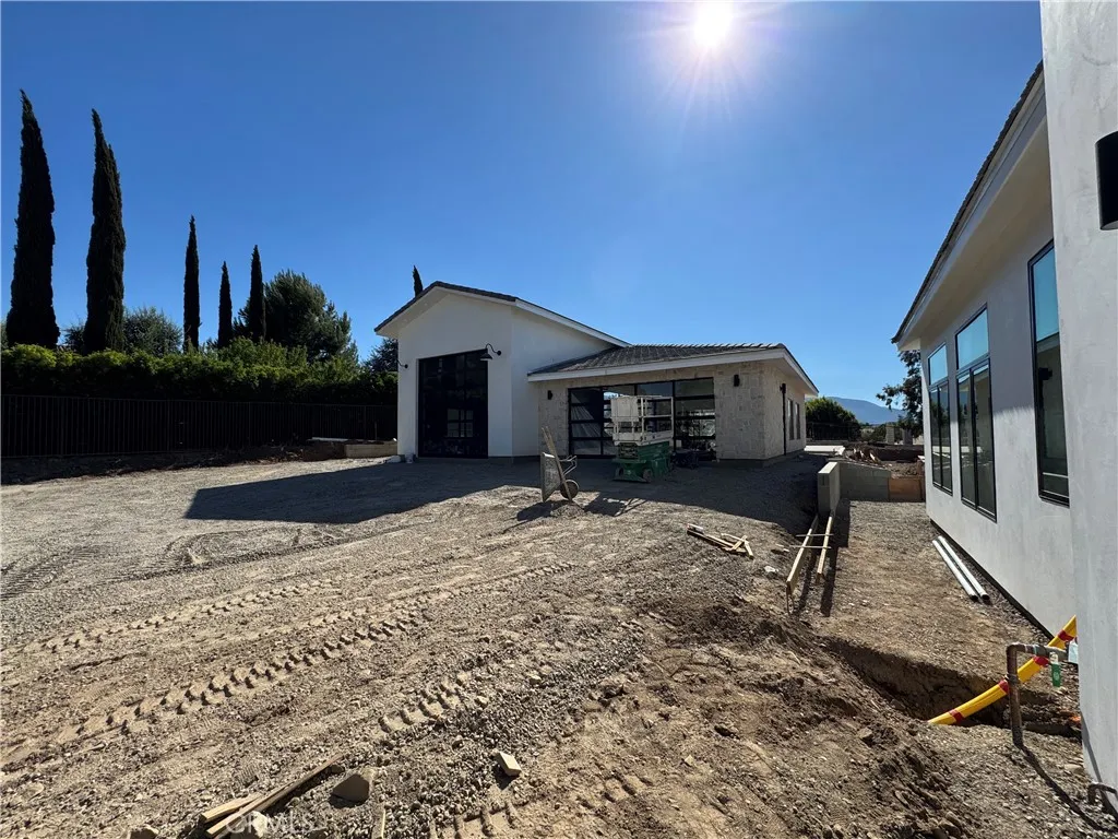 3100 Garretson Avenue, Corona, California 92881 home-pic-19