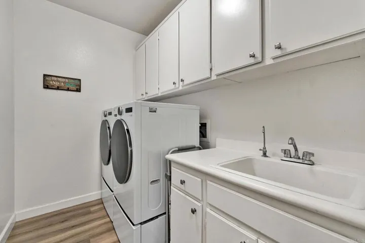 2139 Kirkcaldy Road, Fallbrook, California 92028