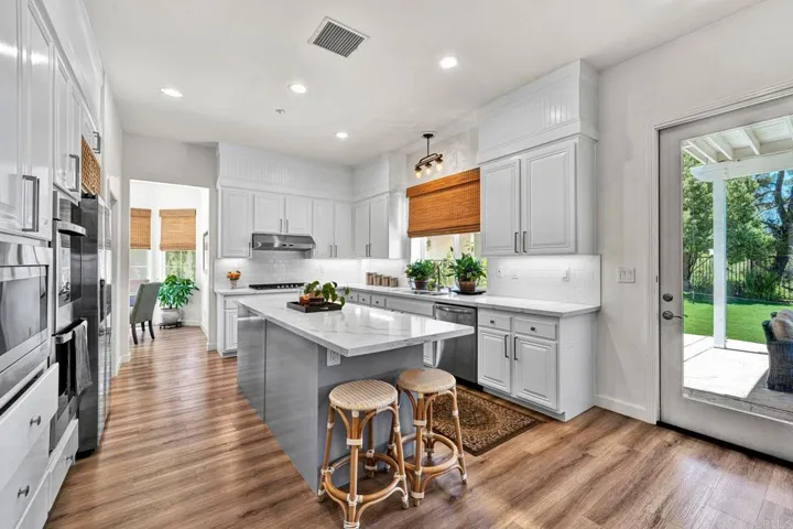 2139 Kirkcaldy Road, Fallbrook, California 92028