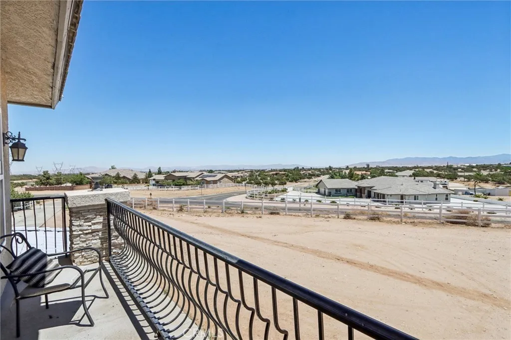 8294 Aster Road, Oak Hills, California 92344 home-pic-5