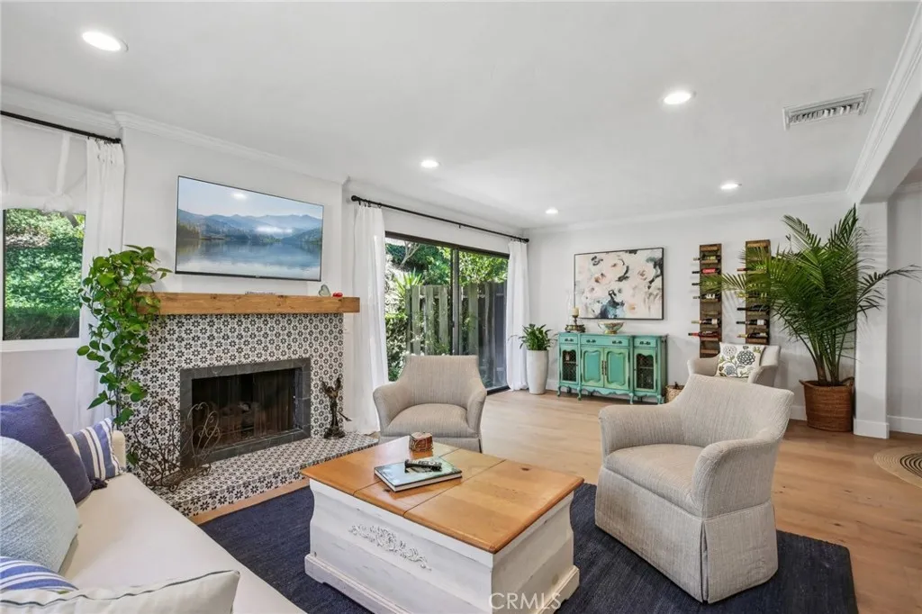 20 Seaview Drive N, Palos Verdes Peninsula, California 90274, 2 Bedrooms Bedrooms, ,3 BathroomsBathrooms,Residential,For Sale,Seaview,SB25172120