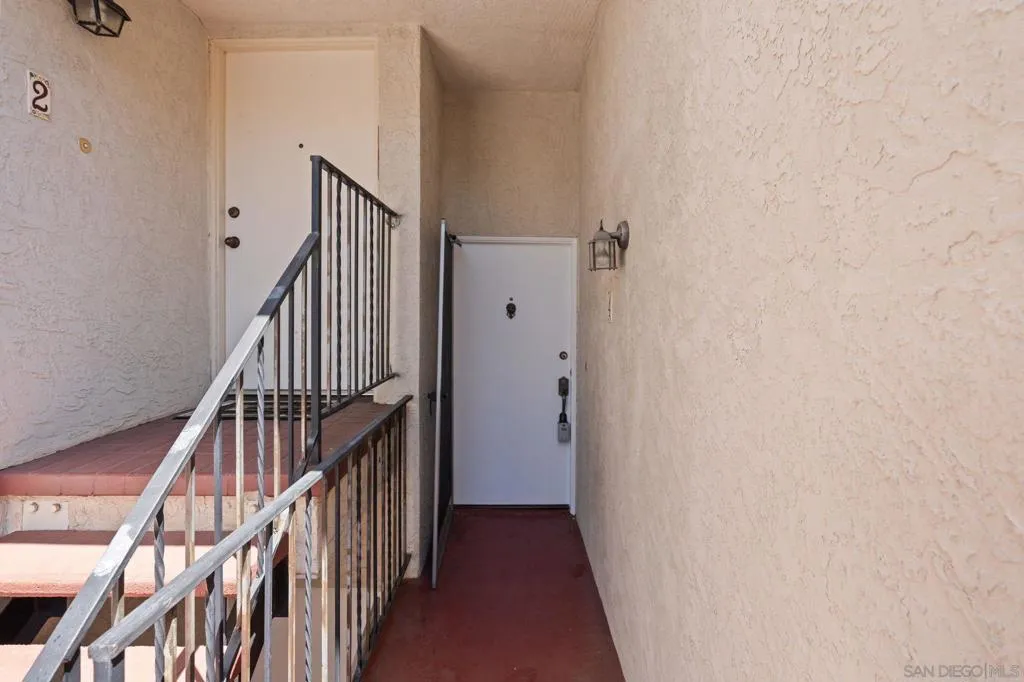 2630 Pirineos Way 4, Carlsbad, California 92009 home-pic-24