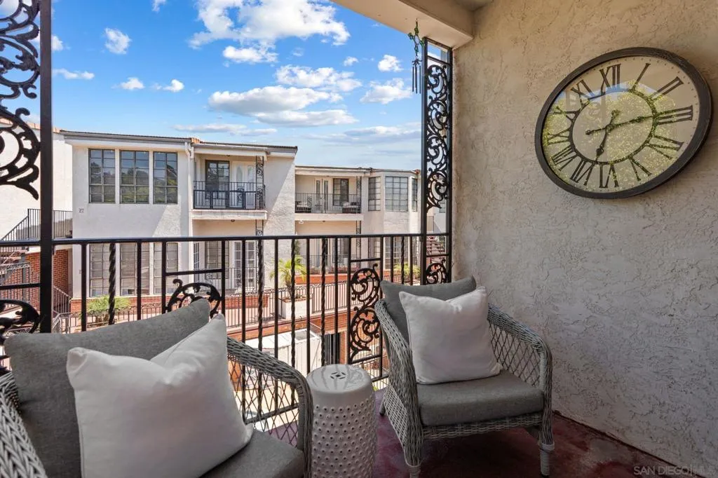 2630 Pirineos Way 4, Carlsbad, California 92009 home-pic-6