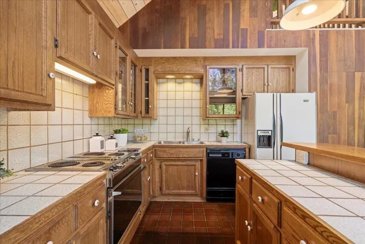 13770 Madrone Place, Los Gatos, California 95033
