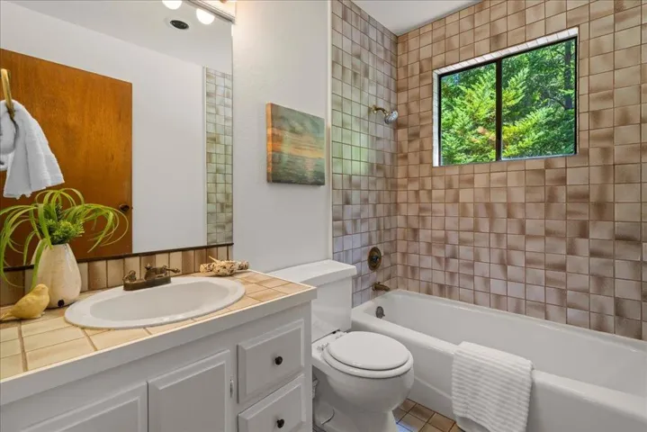 13770 Madrone Place, Los Gatos, California 95033