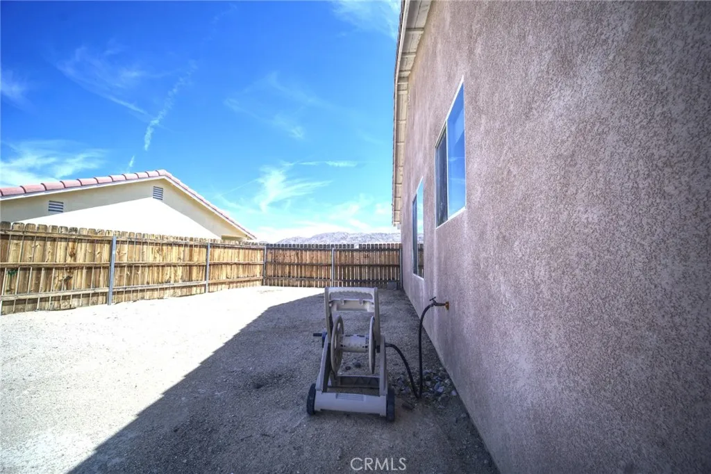 71502 Florida Drive, 29 Palms, California 92277 home-pic-21