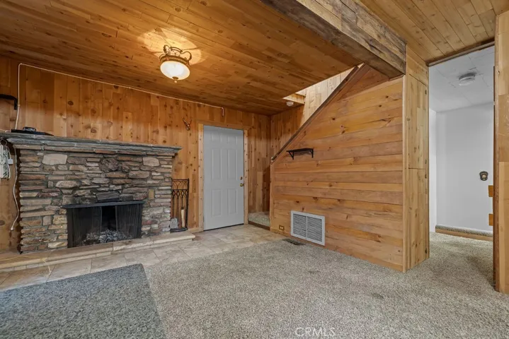 442 Valley Road, Crestline, California 92325