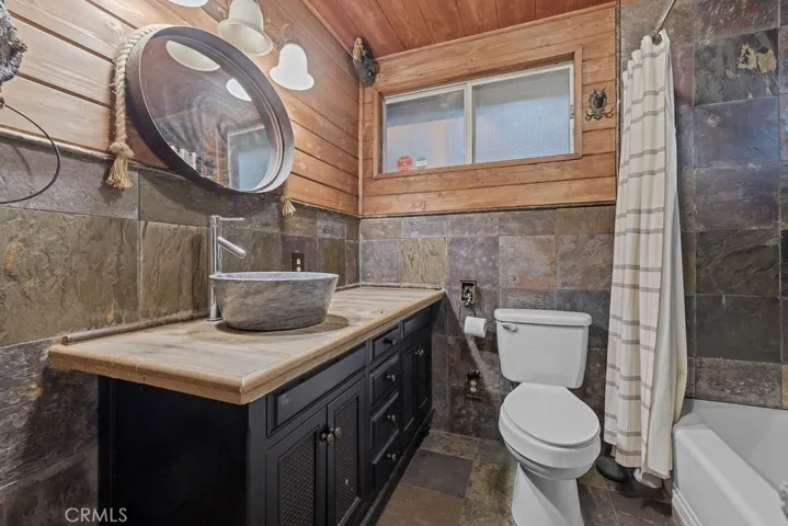 442 Valley Road, Crestline, California 92325