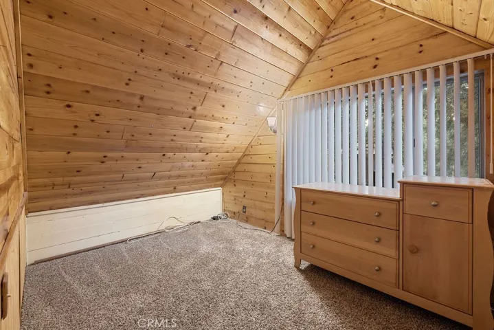 442 Valley Road, Crestline, California 92325