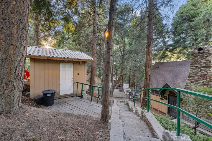 442 Valley Road, Crestline, California 92325