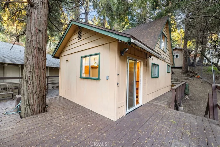 442 Valley Road, Crestline, California 92325