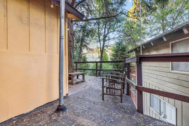 442 Valley Road, Crestline, California 92325
