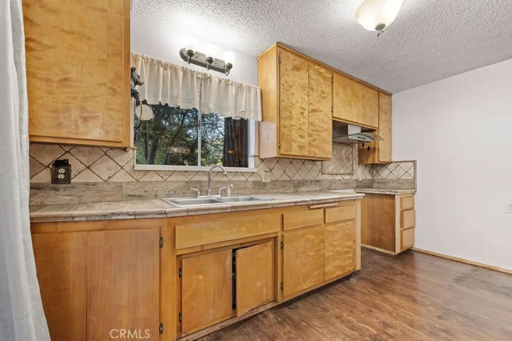 442 Valley Road, Crestline, California 92325