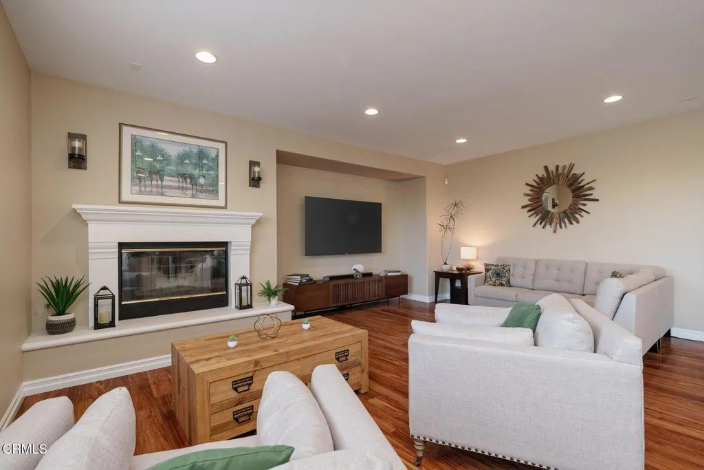 664 Corte Regalo, Camarillo, California 93010 home-pic-17