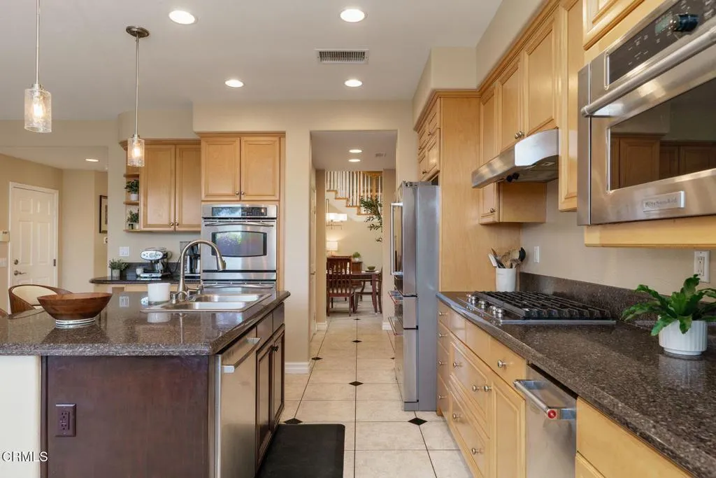 664 Corte Regalo, Camarillo, California 93010 home-pic-12