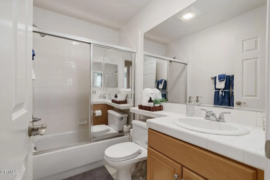 664 Corte Regalo, Camarillo, California 93010 home-pic-33