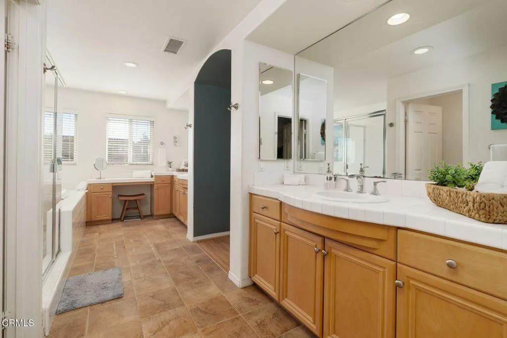 664 Corte Regalo, Camarillo, California 93010 home-pic-28
