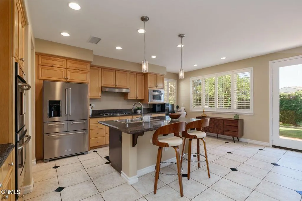 664 Corte Regalo, Camarillo, California 93010 home-pic-10