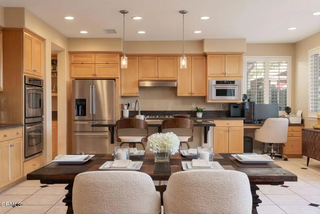 664 Corte Regalo, Camarillo, California 93010 home-pic-14