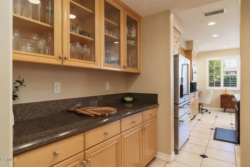 664 Corte Regalo, Camarillo, California 93010 home-pic-13