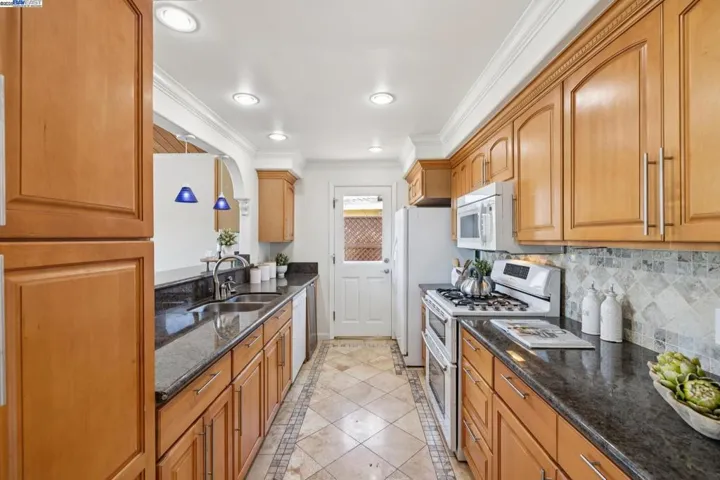 2140 Pullman Ave, Belmont, California 94002