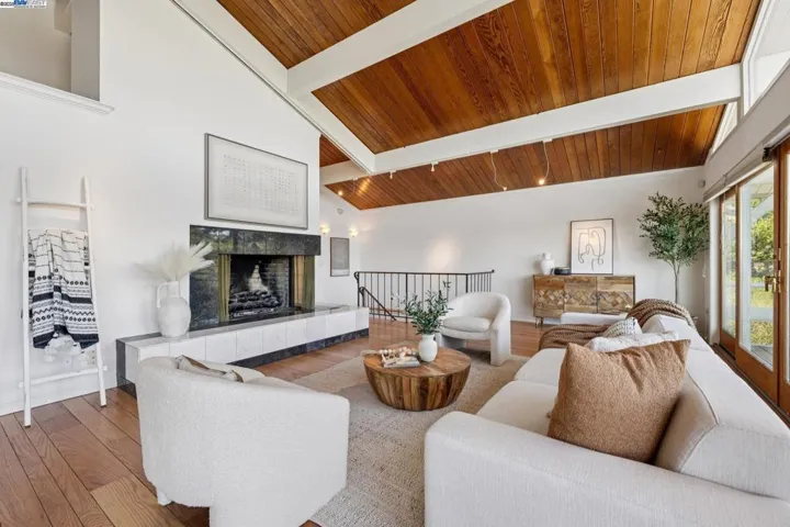 2140 Pullman Ave, Belmont, California 94002